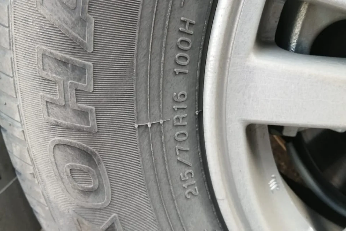 Шина Yokohama 215/70 R16 на Mitsubishi Outlander 3