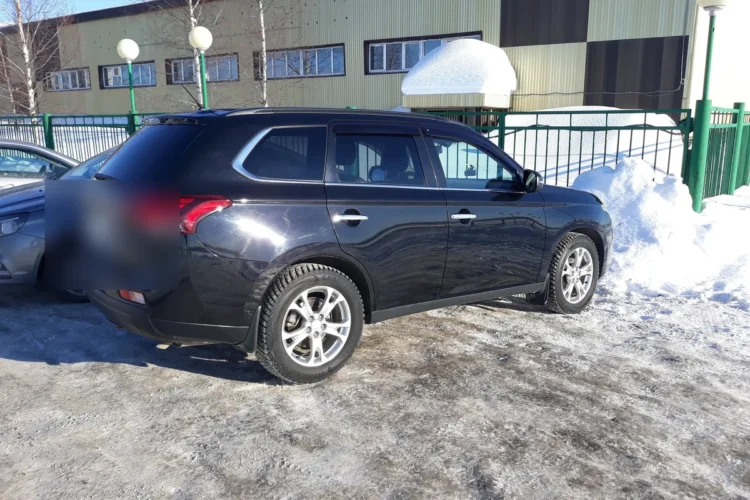 Mitsubishi Outlander 3 на зимних шинах 235/60 R18