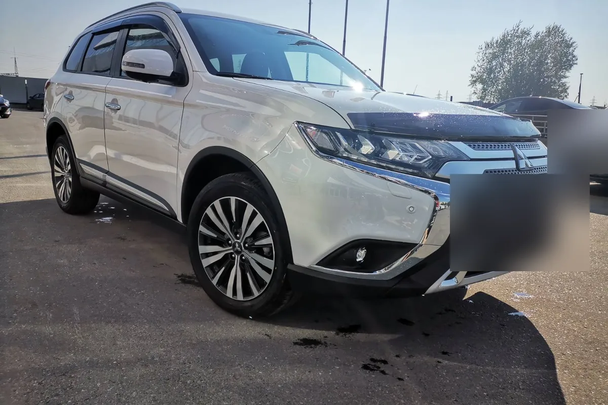 Mitsubishi Outlander 3 2020 года, пересевшего с XL