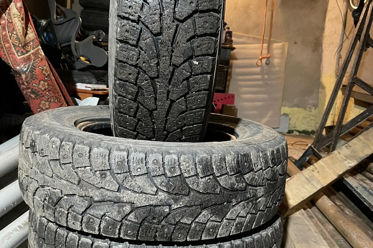 Комплект шипованных шин 215/70 R16 для Аутлендер XL