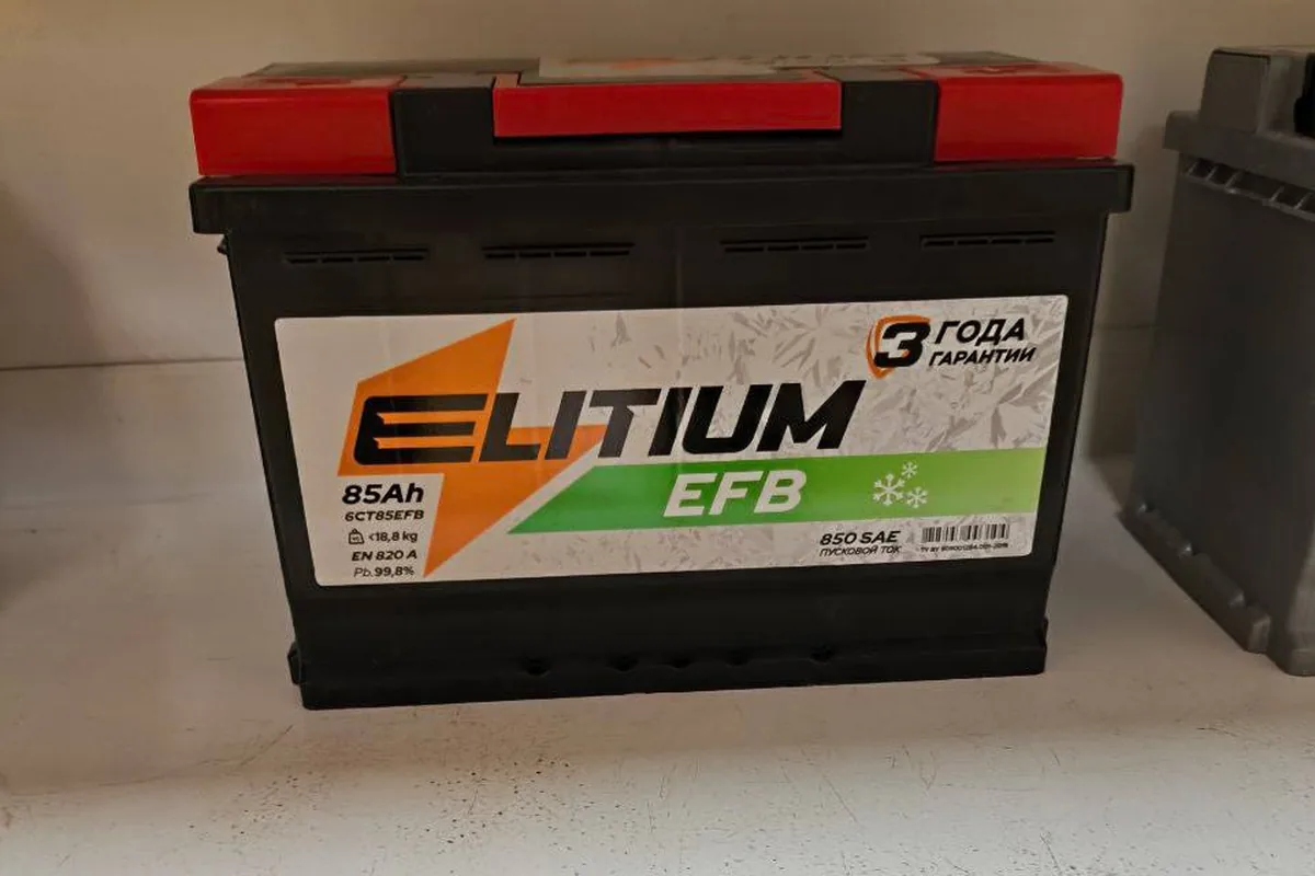 Аккумулятор Elitium EFB 85 Ач на полке магазина