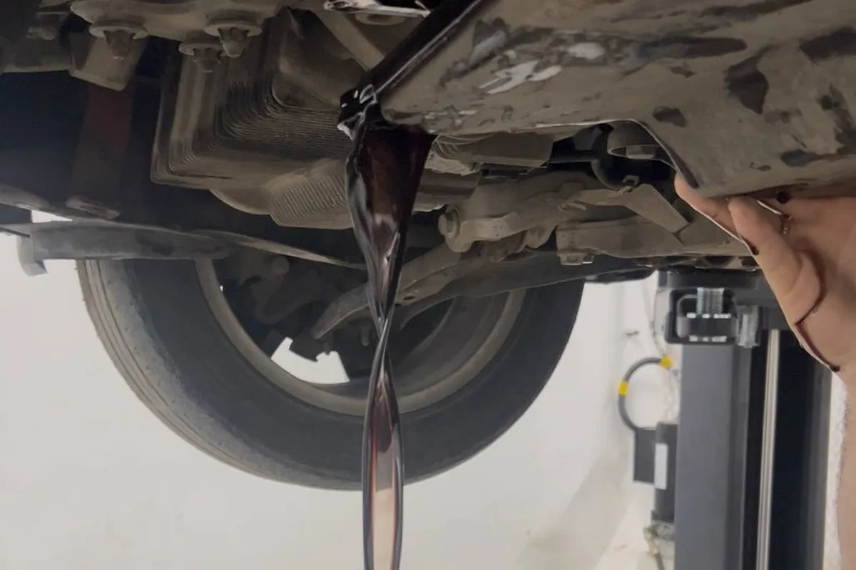 Слив масла из автомата Aisin 09G Skoda Octavia A5 со снятым поддоном