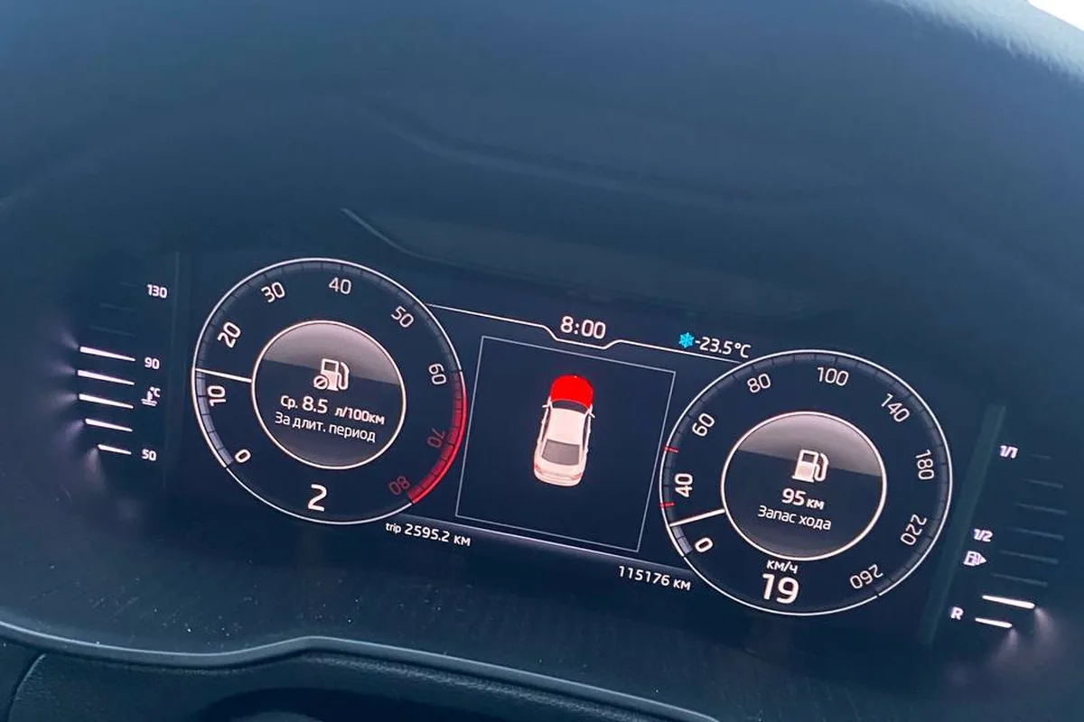 Предупреждение об открытом капоте на приборке Skoda Octavia A7