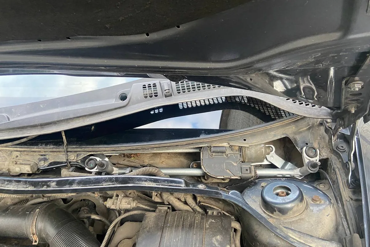 Трапеция дворников под жабо Skoda Octavia A5