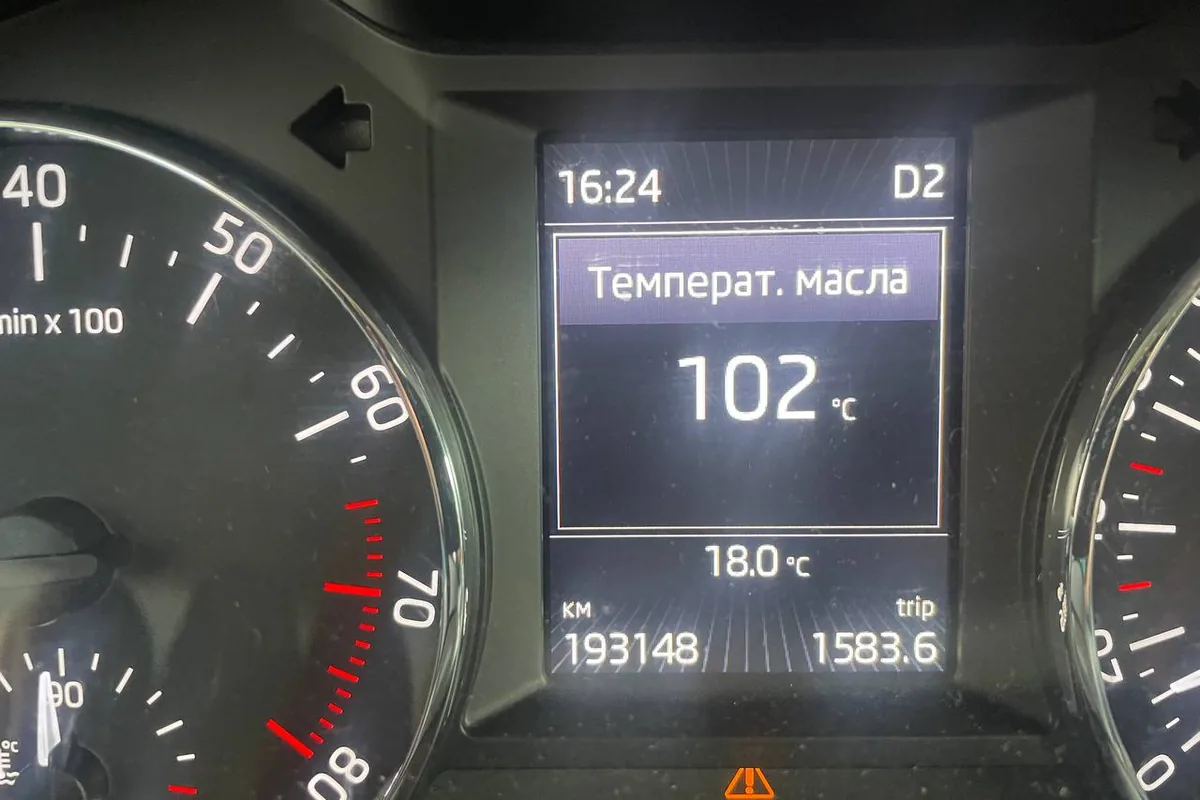 Температура масла 102 °C на приборке Skoda Octavia A7
