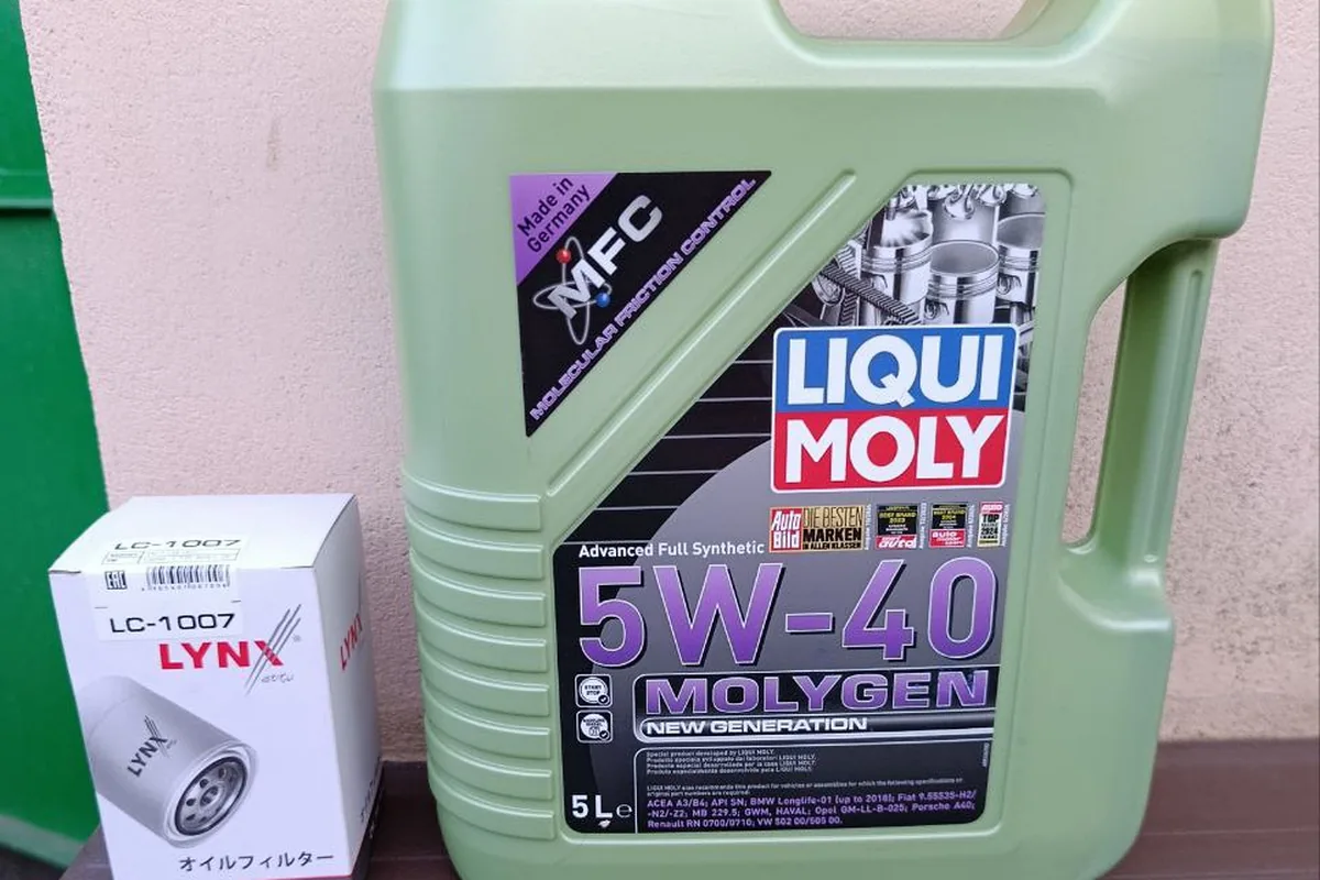 Масло Liqui Moly Molygen 5W-40 и фильтр для Skoda Octavia A5
