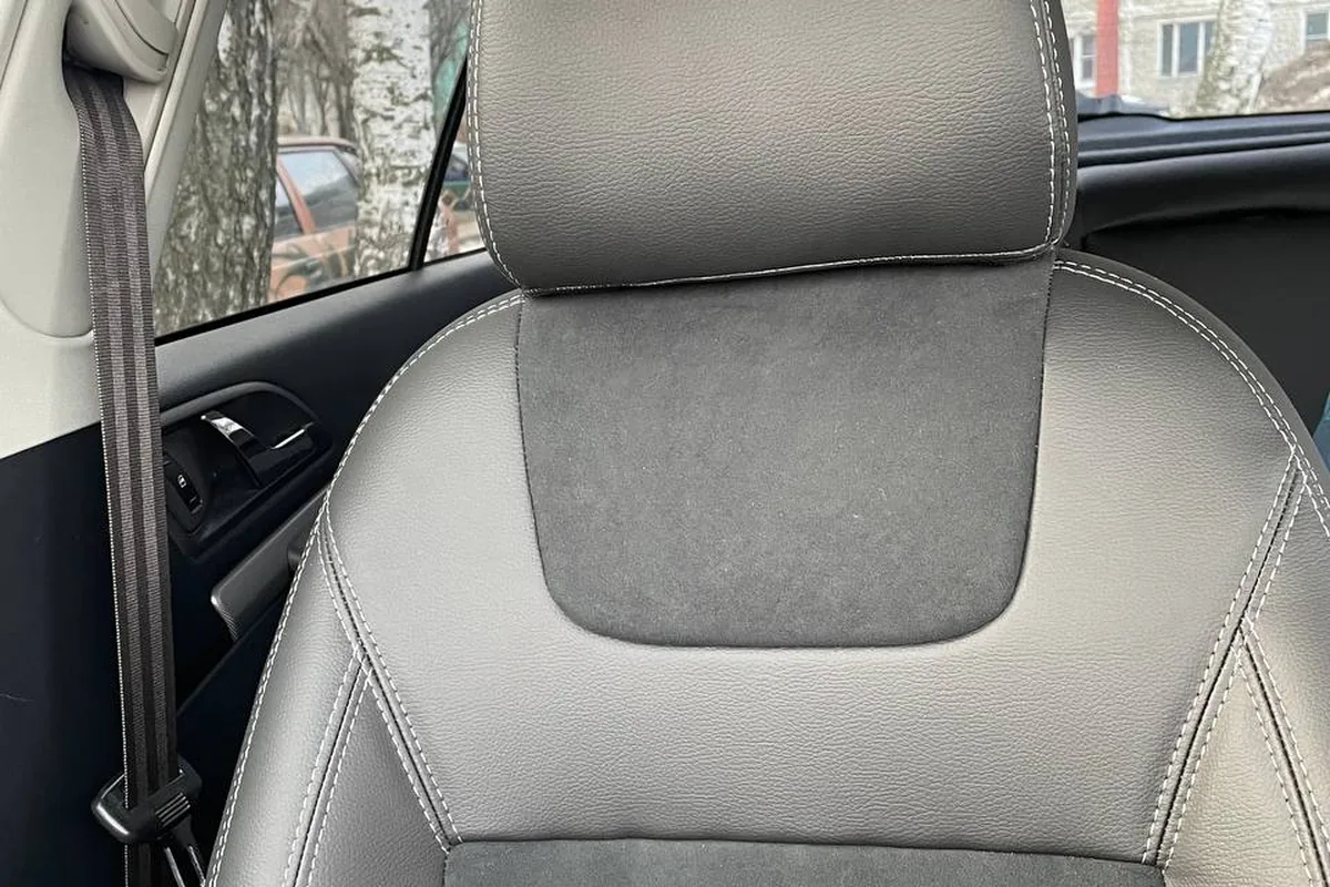 Чехлы на сиденьях Skoda Octavia A5 после установки