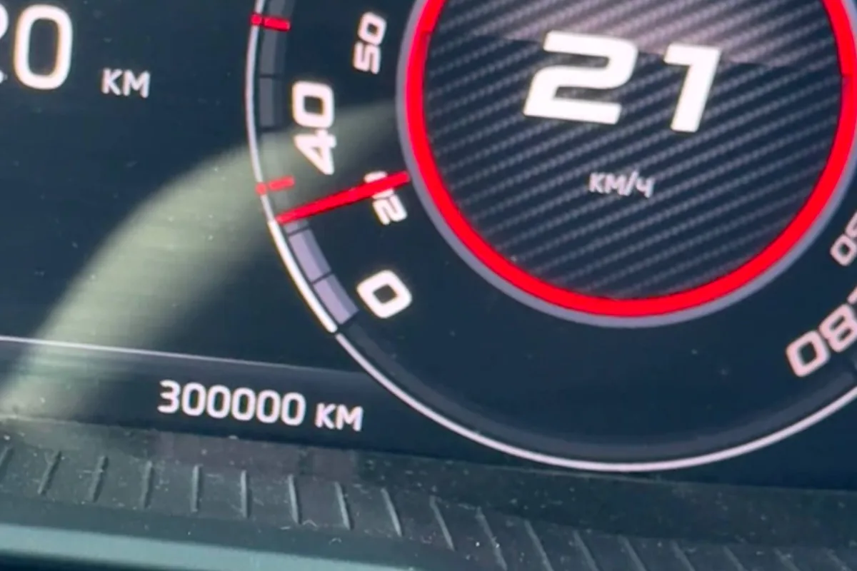 Пробег 300 000 км на цифровой приборке Skoda Octavia A7