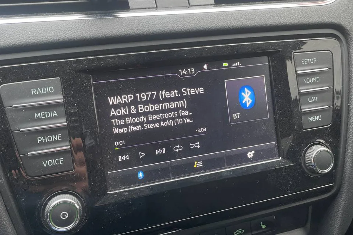 Штатная магнитола Swing на Skoda Octavia A7
