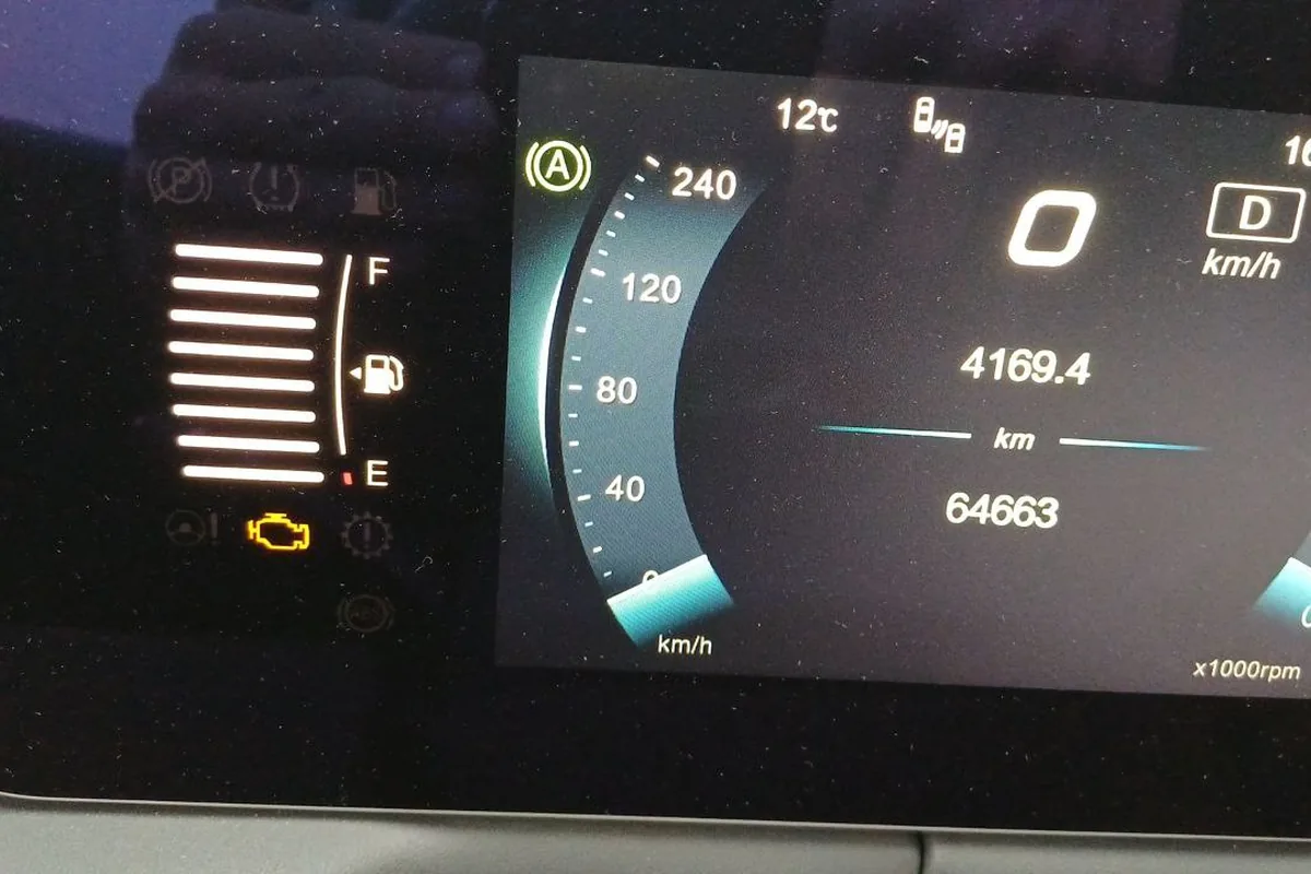Check Engine на приборной панели BAIC U5 Plus
