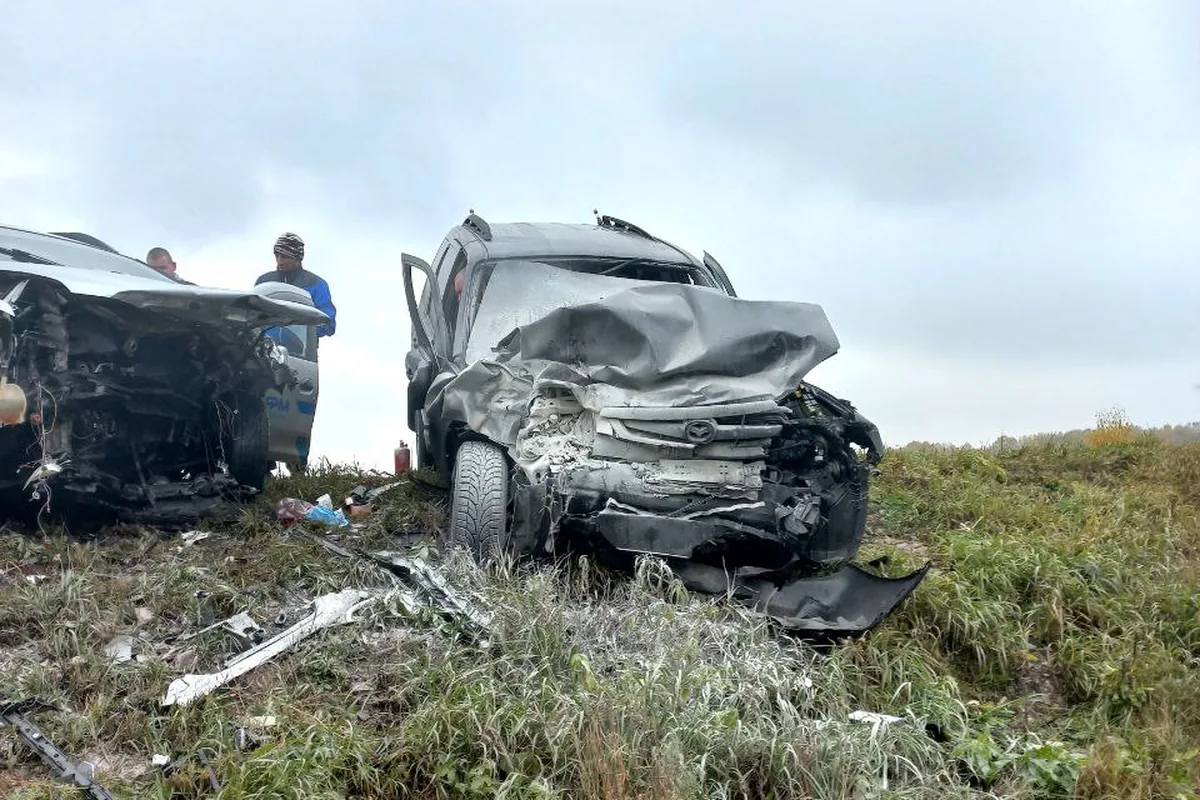 Renault Duster после тяжёлого лобового удара