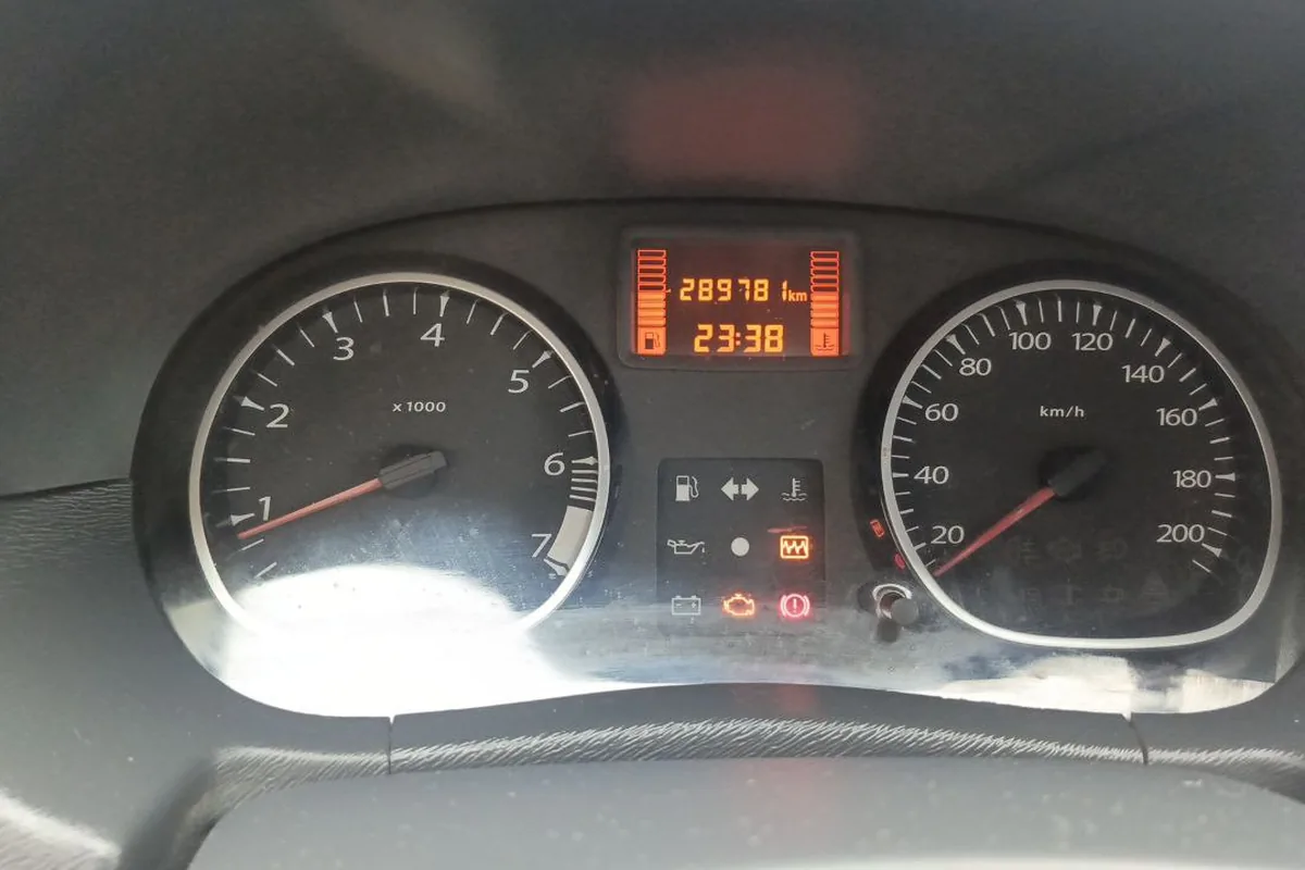 Лампы неисправности на приборке Renault Duster после попадания воды