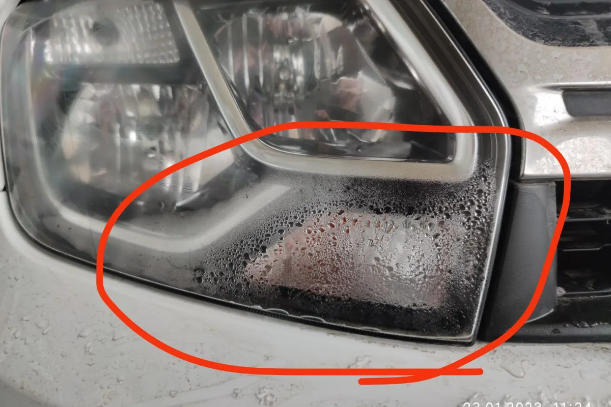 Запотевшая фара Renault Duster изнутри
