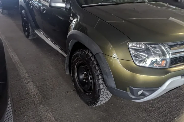 Renault Duster 1.5 dCi на штампованных дисках R15 с АТ-резиной