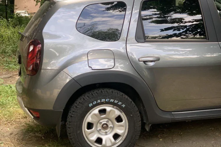 Renault Duster после рестайлинга на шинах Roadcruza 215/70
