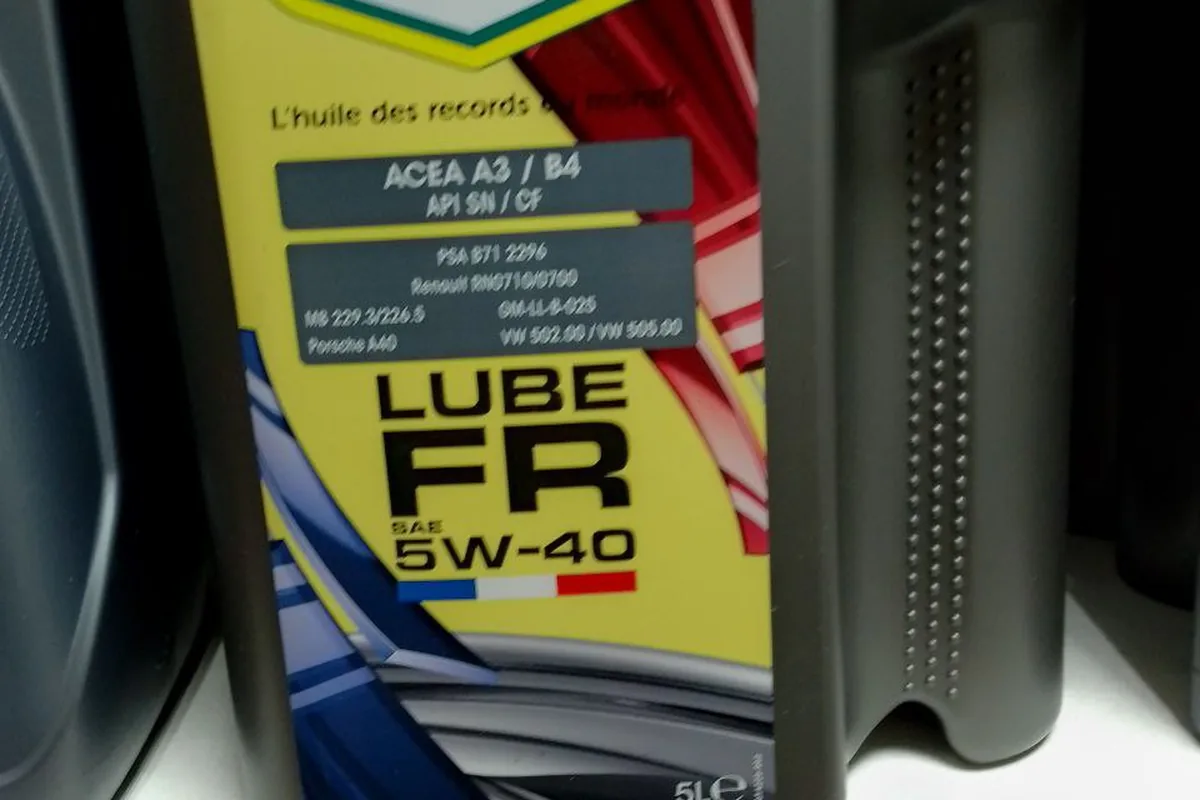 Масло Yacco Lube FR 5W-40 для Renault Duster 2.0