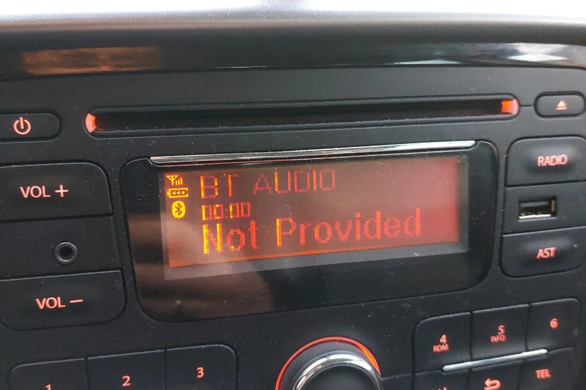 Штатная магнитола Renault Duster с Bluetooth-аудио