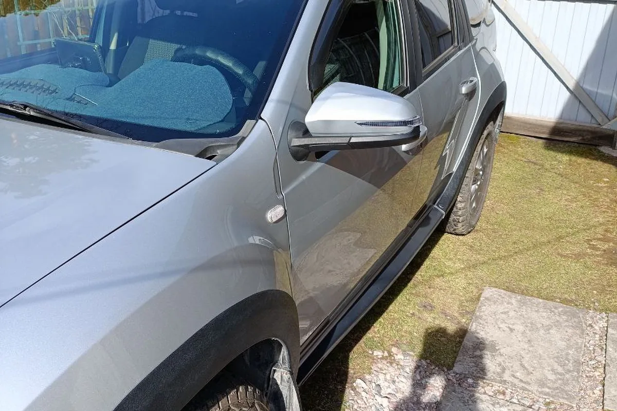 Renault Duster с новыми боковыми зеркалами