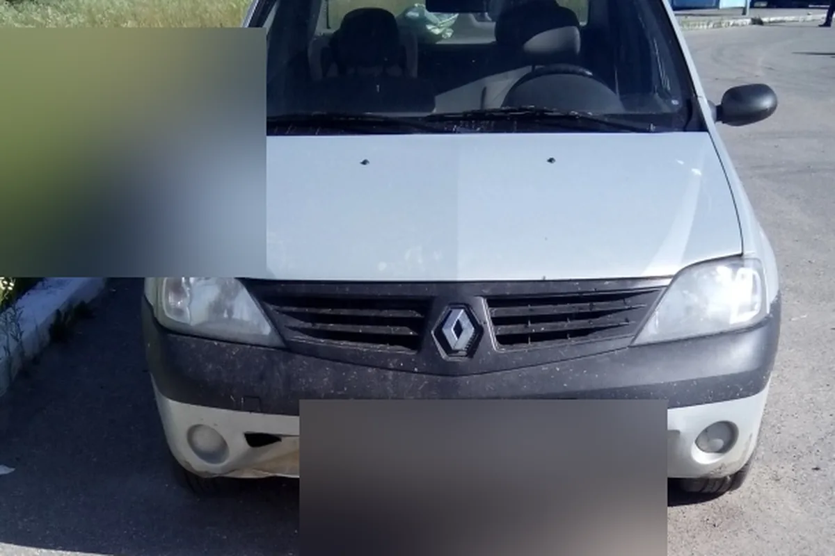 Renault Logan 1 с отремонтированным передним бампером
