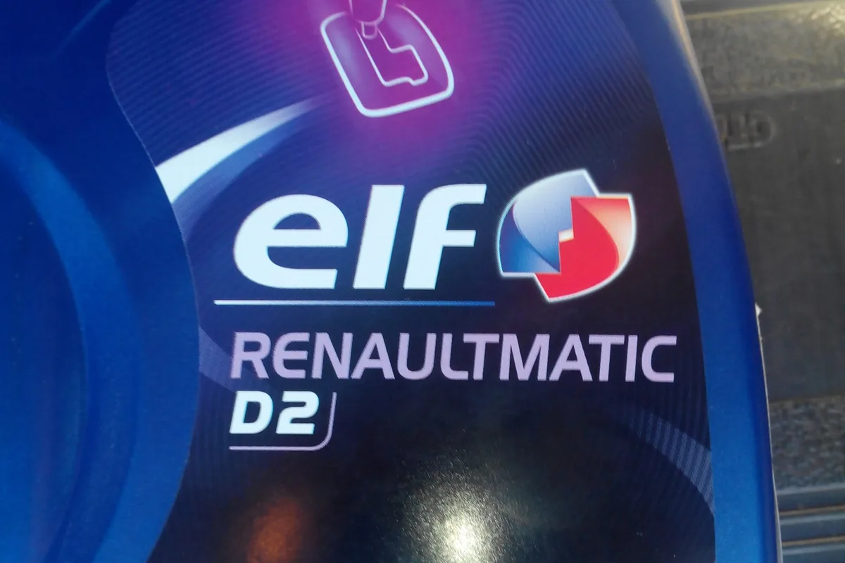 Канистра Elf Renaultmatic D2 для ГУР Renault Logan 1