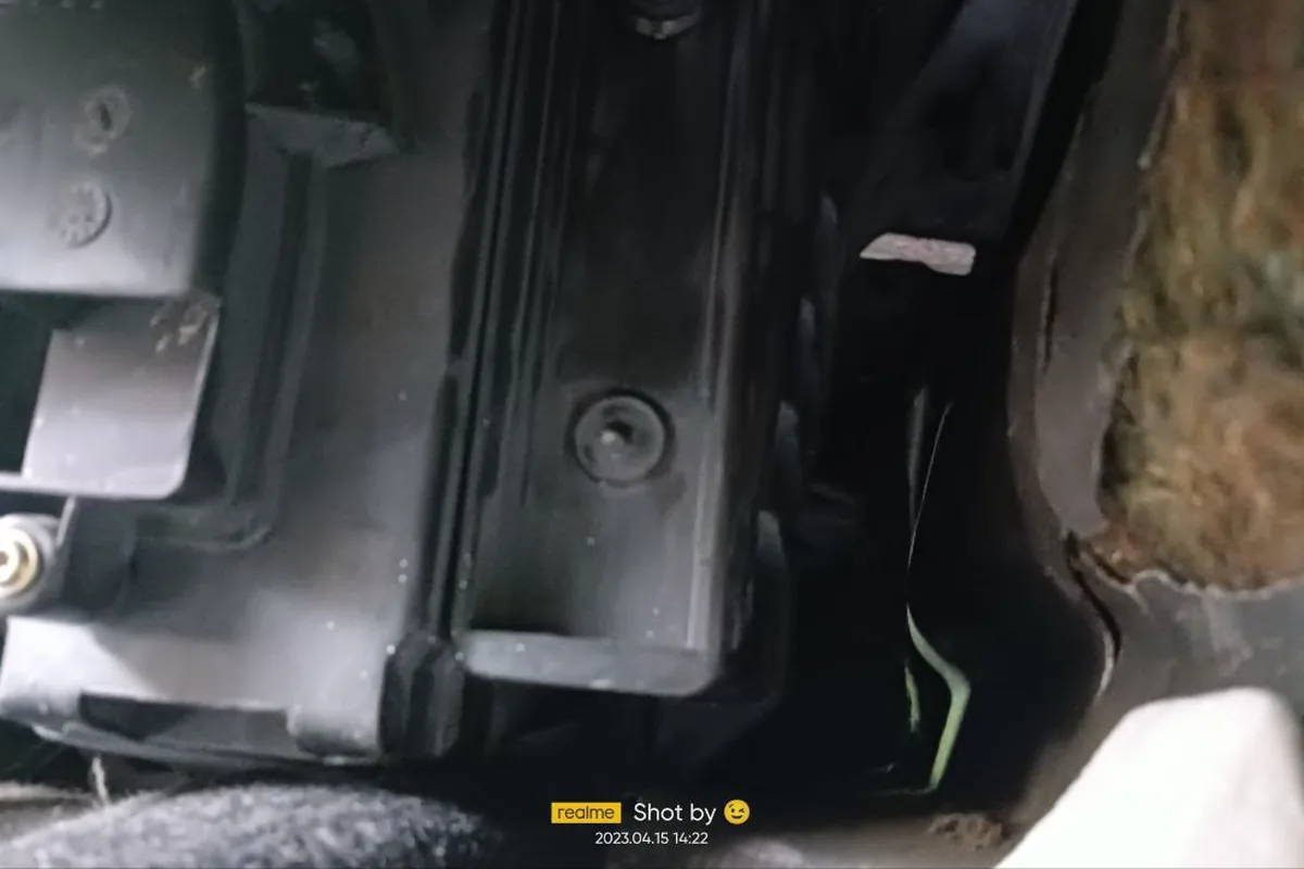 Место салонного фильтра в Renault Logan 1 без фильтра