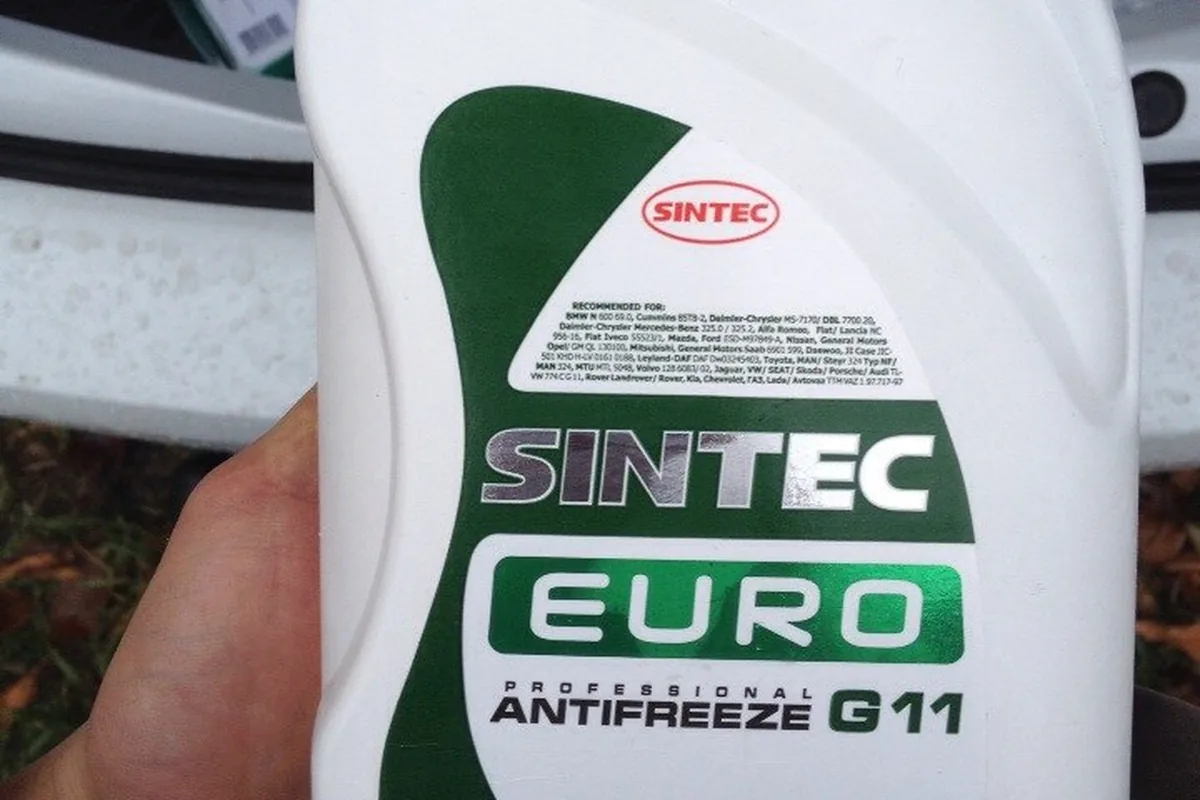 Антифриз Sintec Euro G11 на доливку в Renault Logan 2