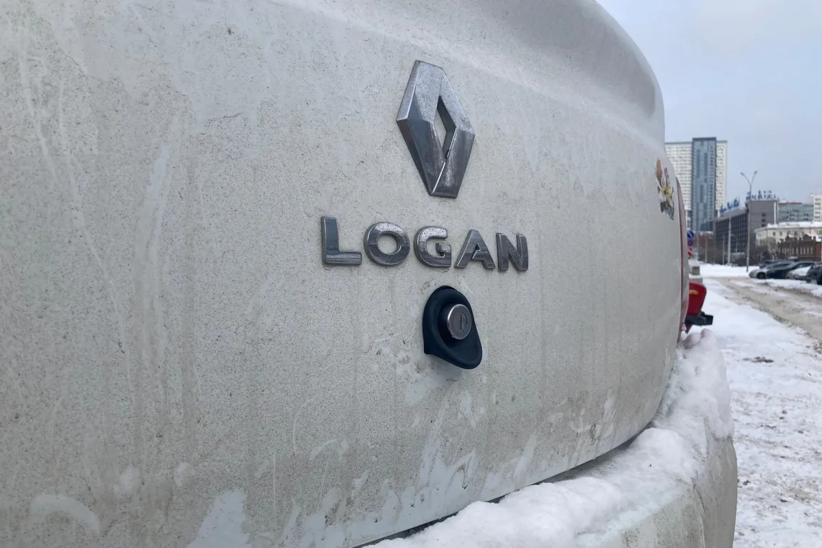 Крышка багажника Renault Logan 2 с замком от первого Логана