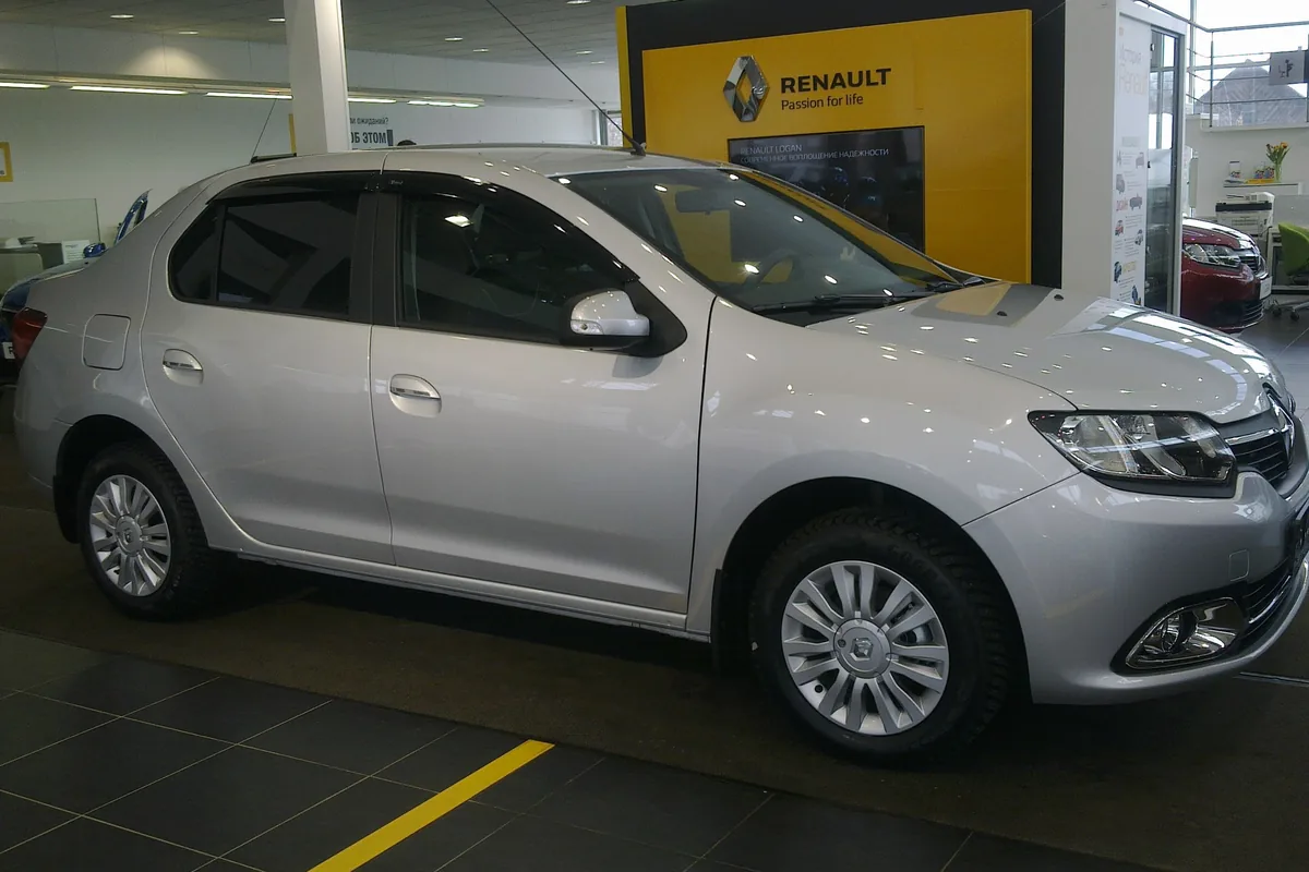Renault Logan 2 Luxe Privilege 113 л.с. в салоне дилера