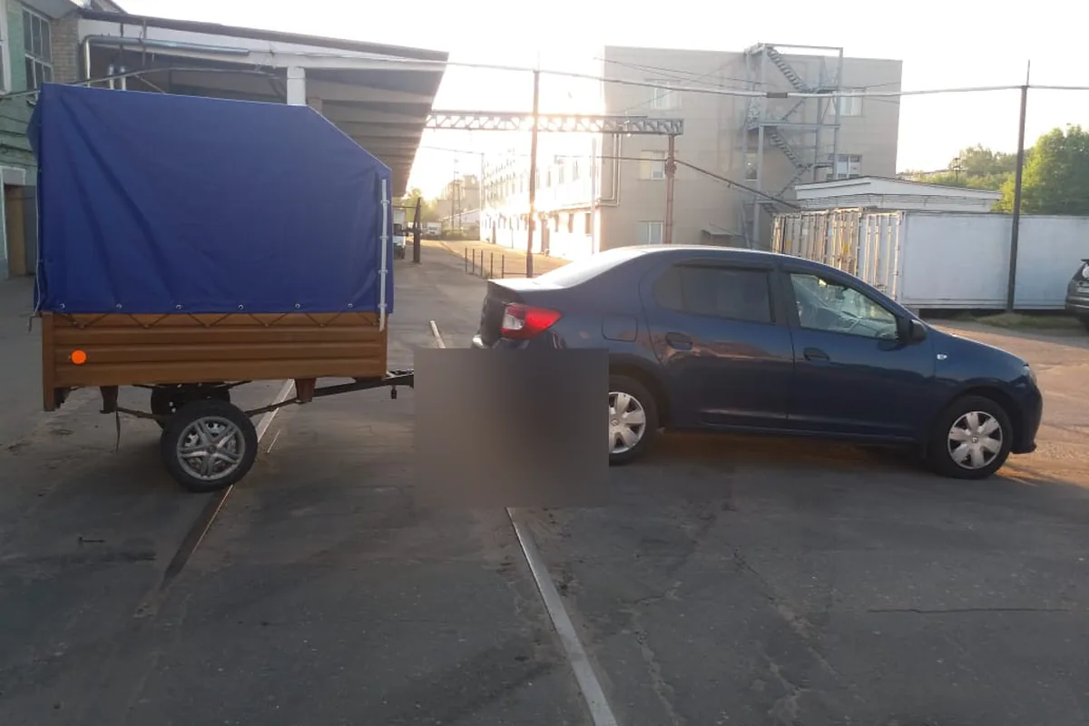 Renault Logan 2 с прицепом