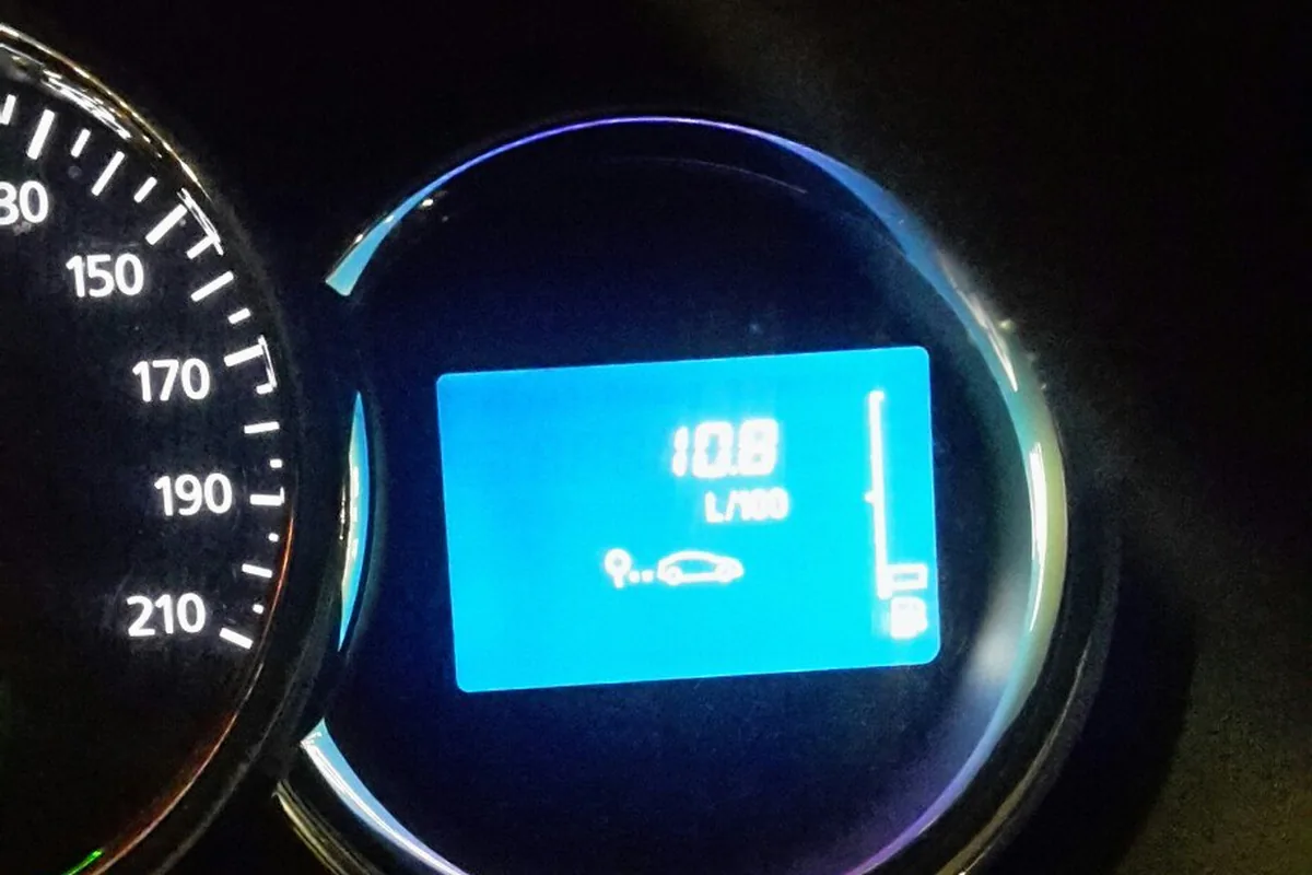 Бортовой компьютер Renault Logan 2 с городским расходом
