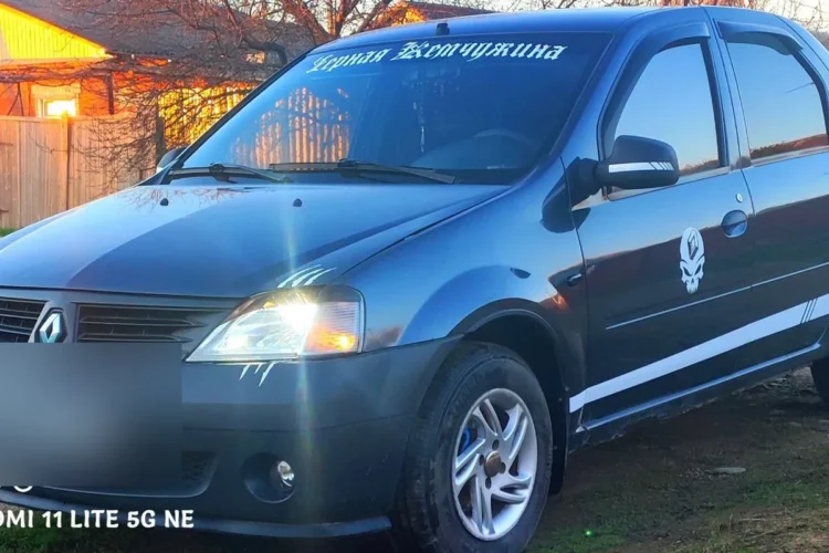 Renault Logan 1 фазы 2 на 14-дюймовых литых дисках