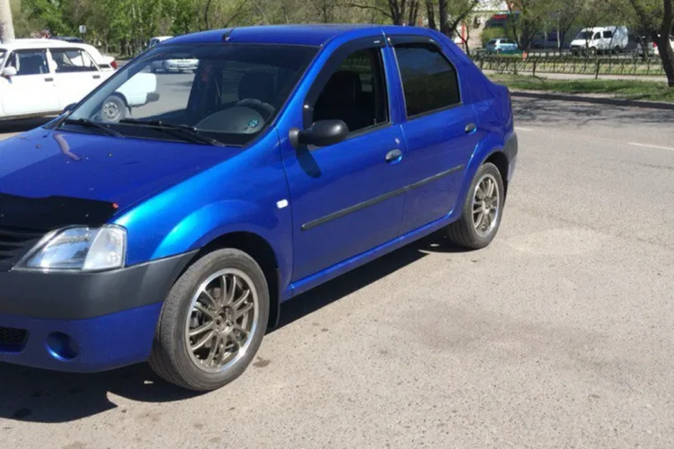 Renault Logan 1 фазы 1 на литых дисках R16