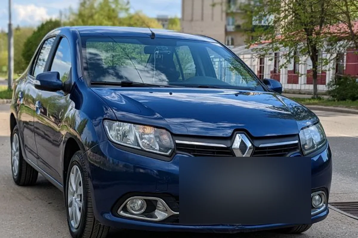 Синий Renault Logan 2 2016 года, купленный с пробегом