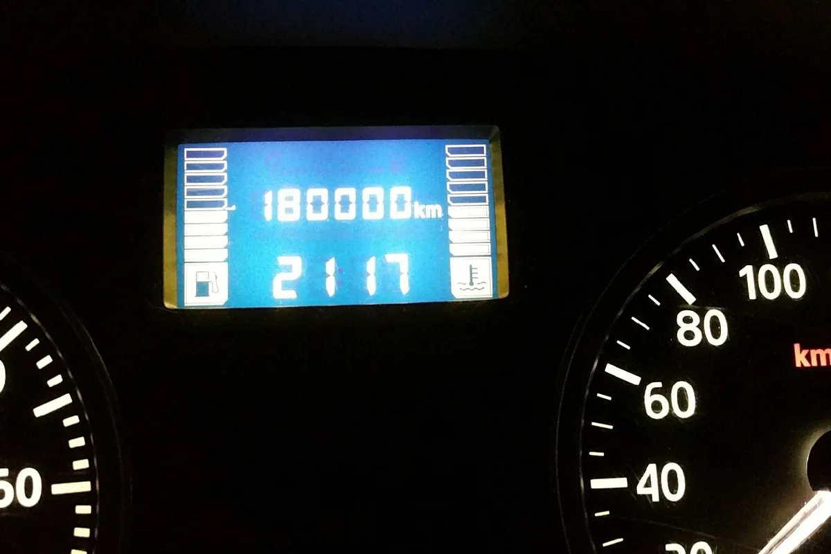 Одометр Renault Sandero 1 на 180 000 км