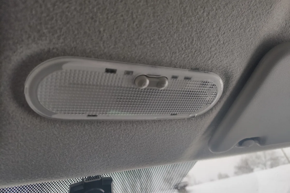 Плафон освещения салона Renault Sandero 1
