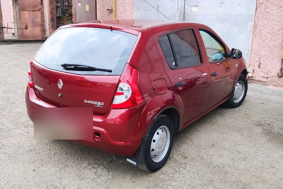 Renault Sandero 1, купленный с рук, перед установкой сигнализации