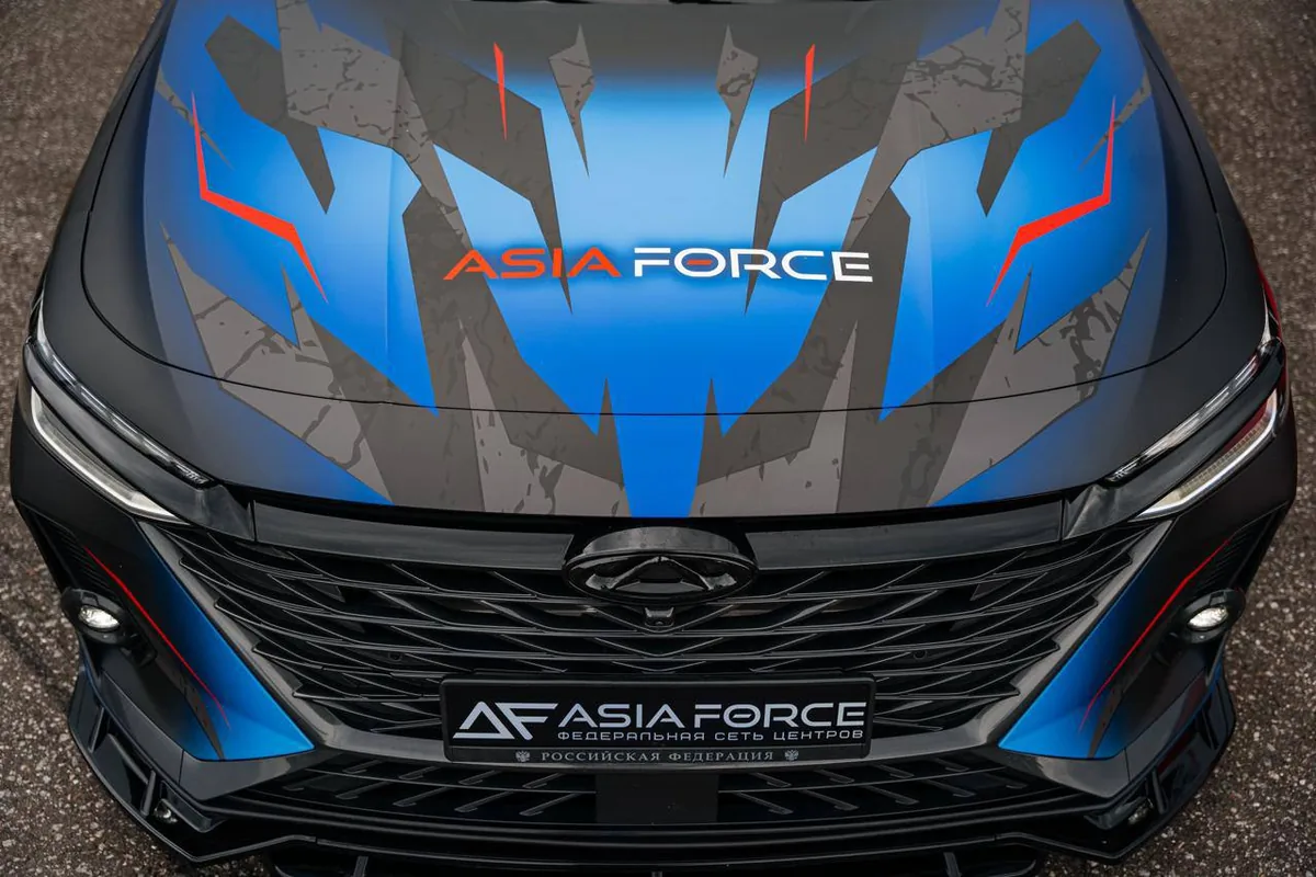 Arrizo 8 в оклейке Asia Force