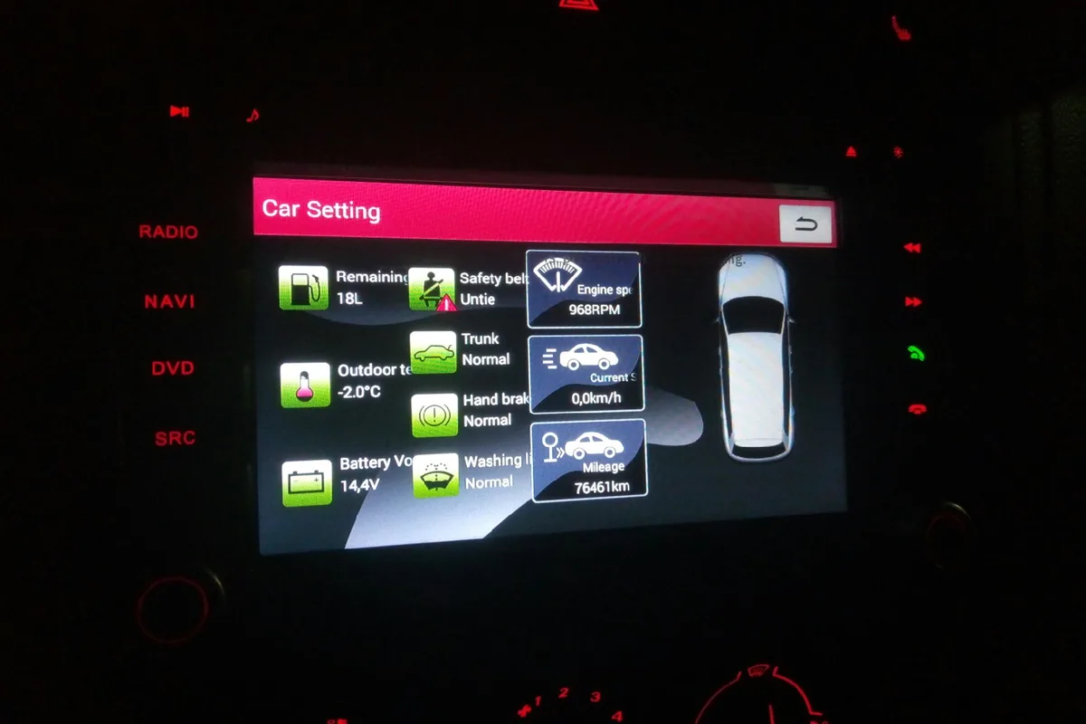 Напряжение бортсети и температура на экране магнитолы Volkswagen Polo