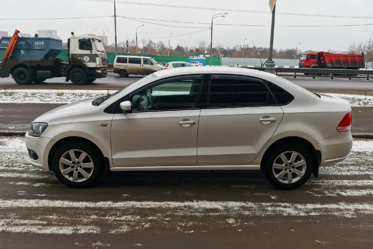 Volkswagen Polo седан 2013 года с родной цепью