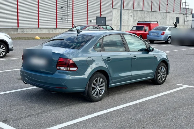 Volkswagen Polo седан рестайлинг на литье R15 с шинами 185/65