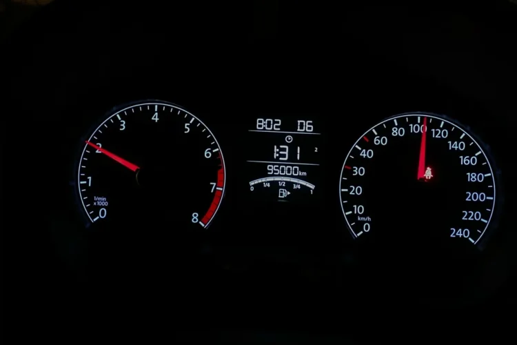 Приборная панель Volkswagen Polo с CWVA на пробеге 95 000 км