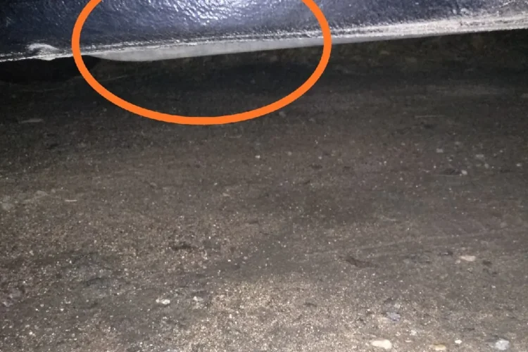 Вмятина на пороге Volkswagen Polo после домкрата