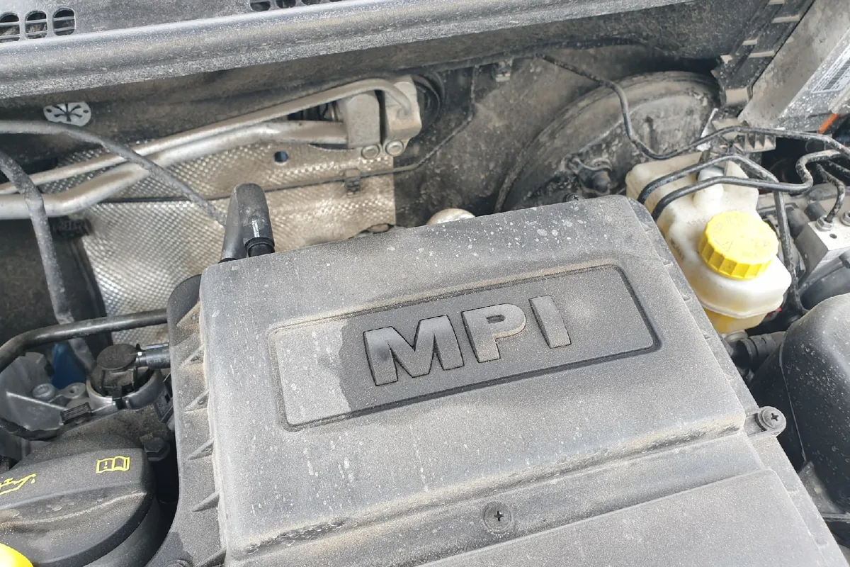 Двигатель MPI Volkswagen Polo лифтбек под капотом