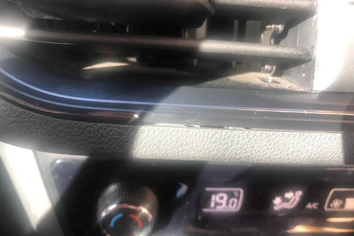 Нижняя часть передней панели Volkswagen Polo лифтбек