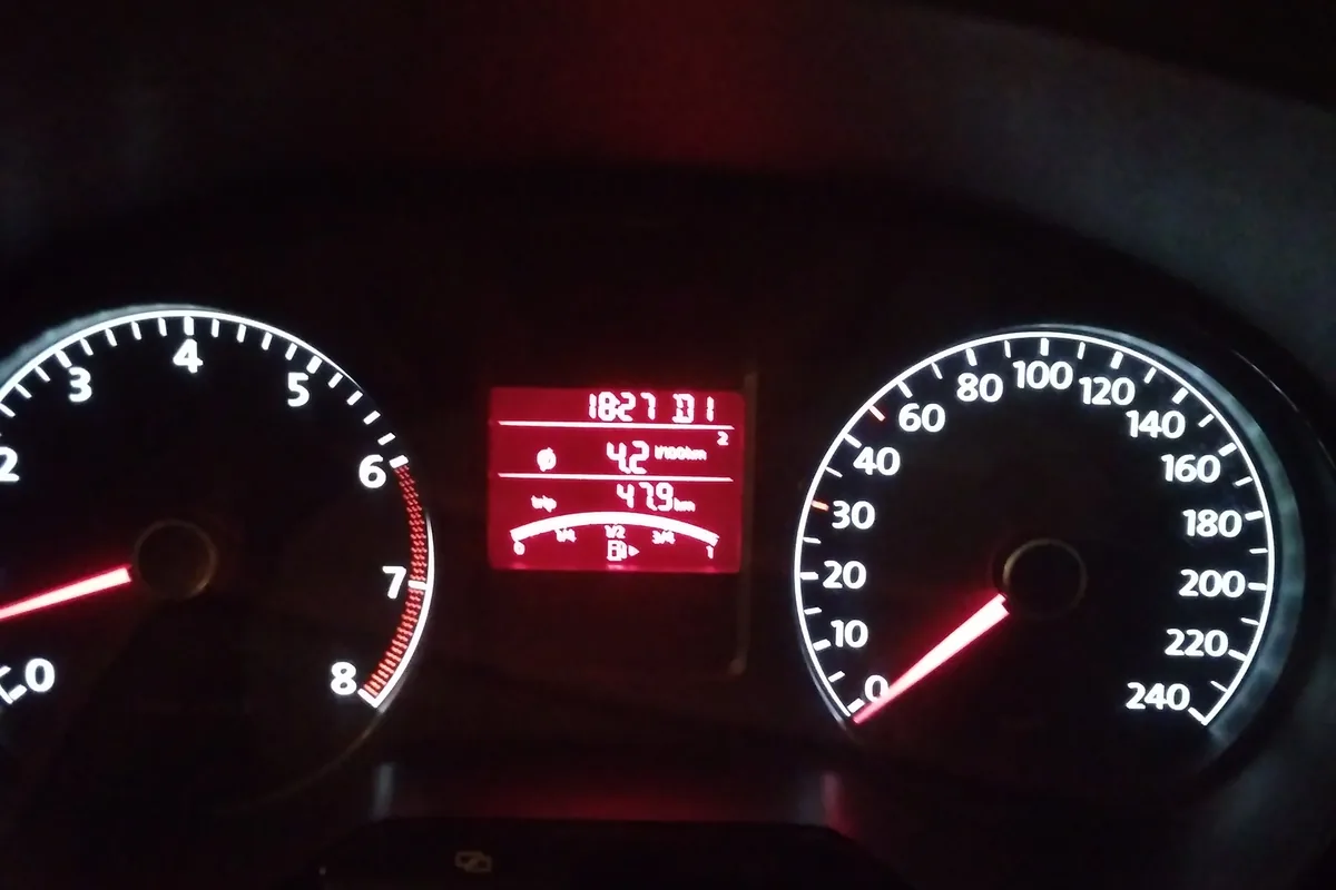 Приборная панель Volkswagen Polo с городским расходом