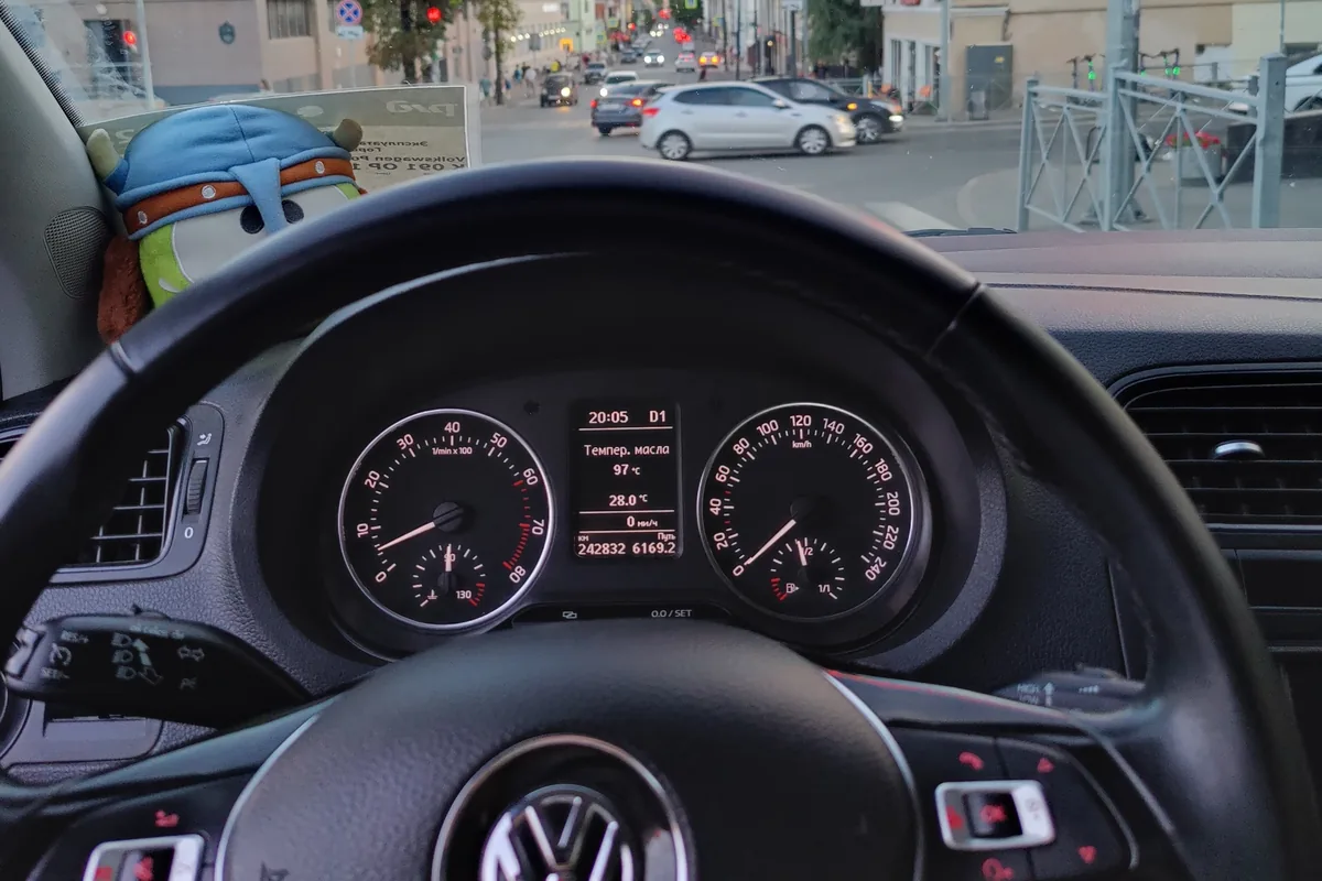 Мультируль на Volkswagen Polo седан 2012 года