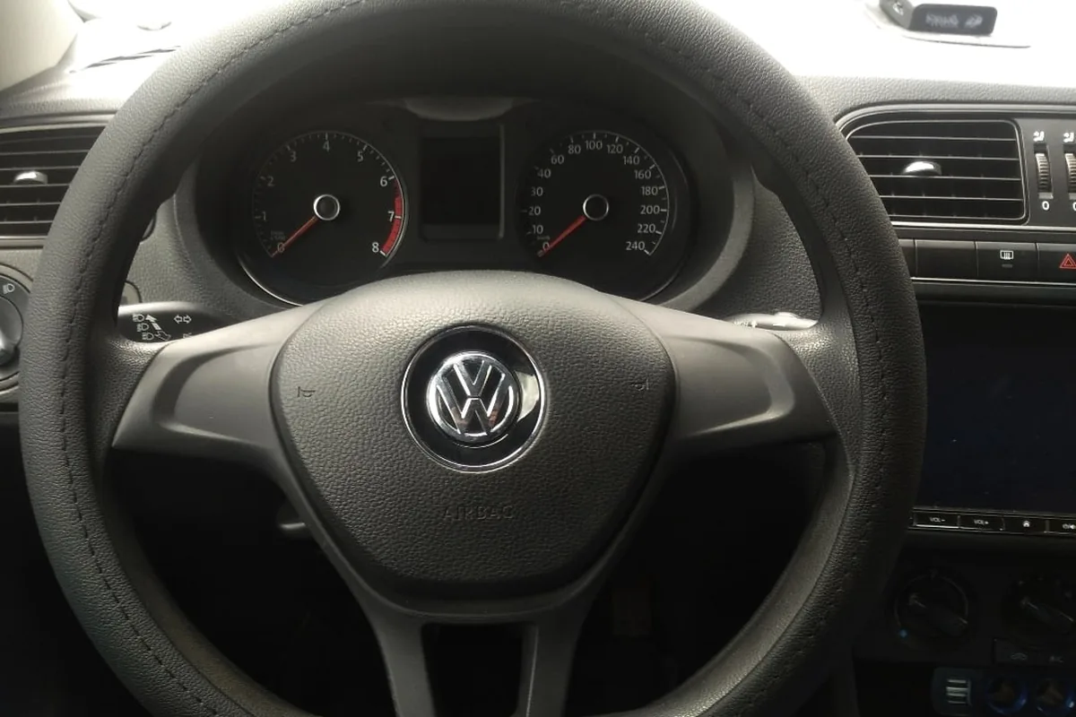 Штатный пластиковый руль Volkswagen Polo седан