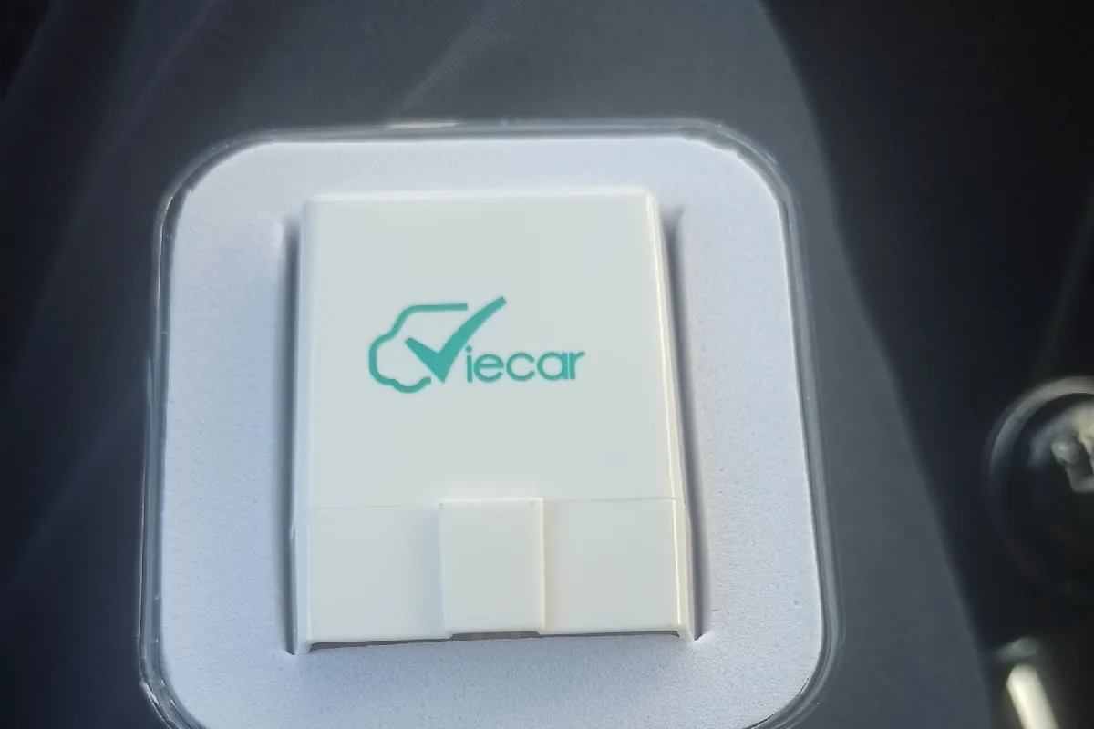 OBD2-адаптер Viecar для активации скрытых функций Volkswagen Polo